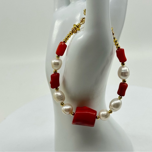 #363 New Handmade Coral and Pearls Bracelet with Gold-tone Toggle Clasp - Picture 6 of 8